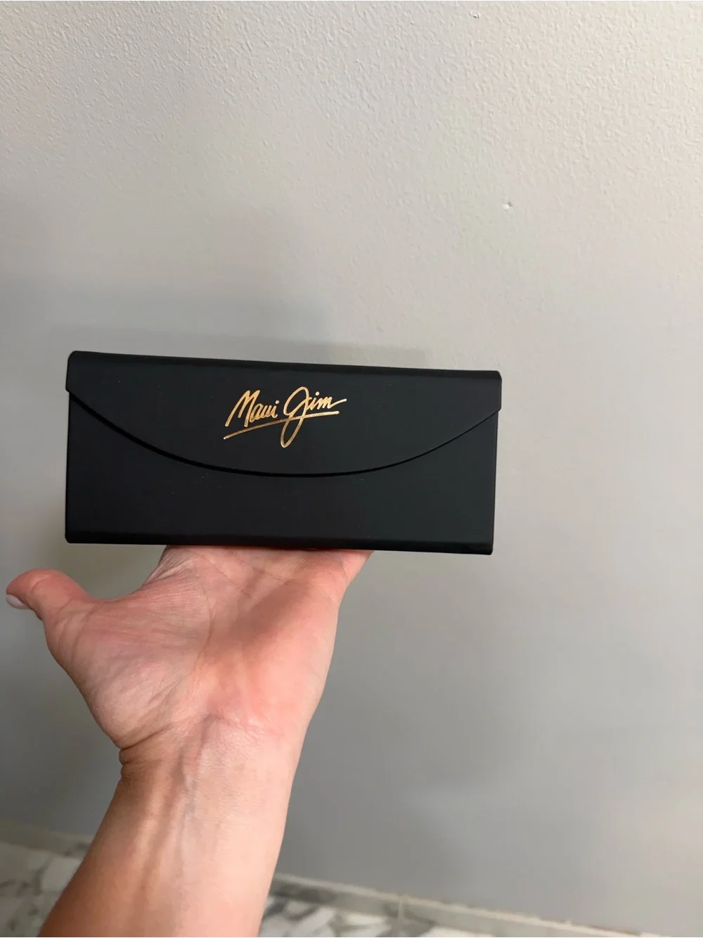 Maui Jim Lipine Polarized Sunglasses in case